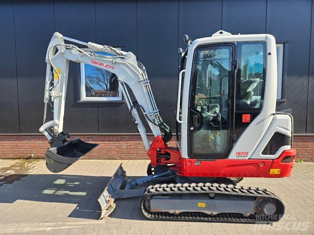Takeuchi TB 225 Mini ekskavatori < 7 t