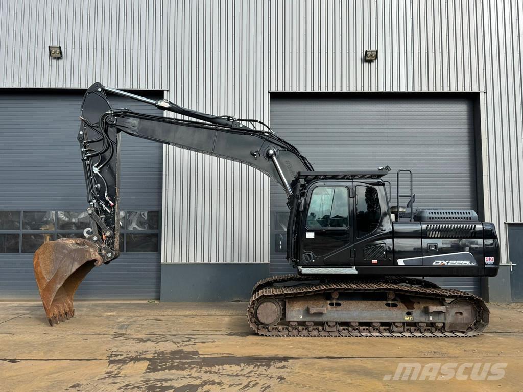 Doosan DX225LC-5 Kāpurķēžu ekskavatori