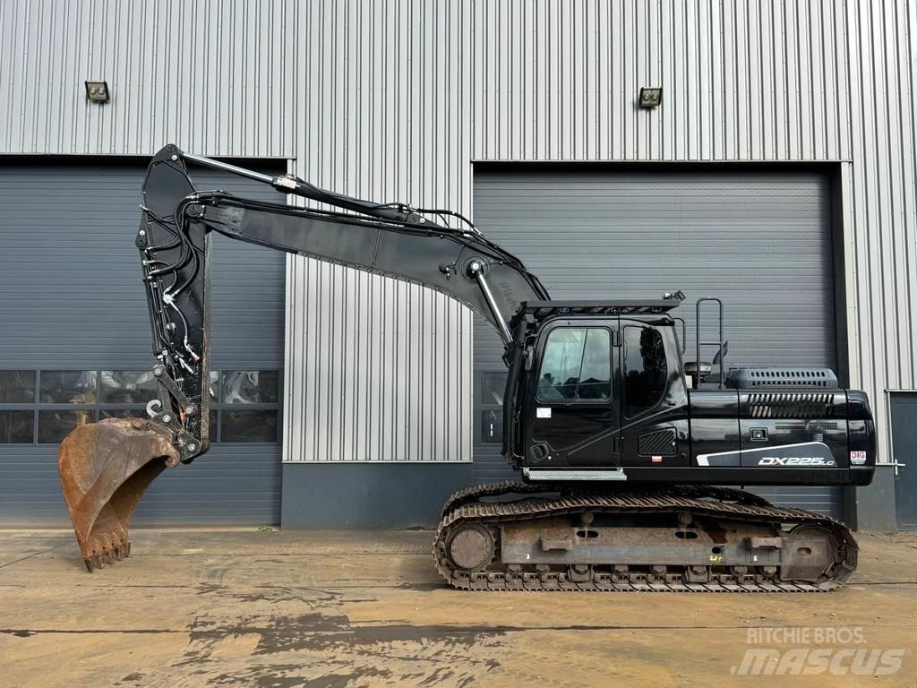 Doosan DX225LC-5 Kāpurķēžu ekskavatori