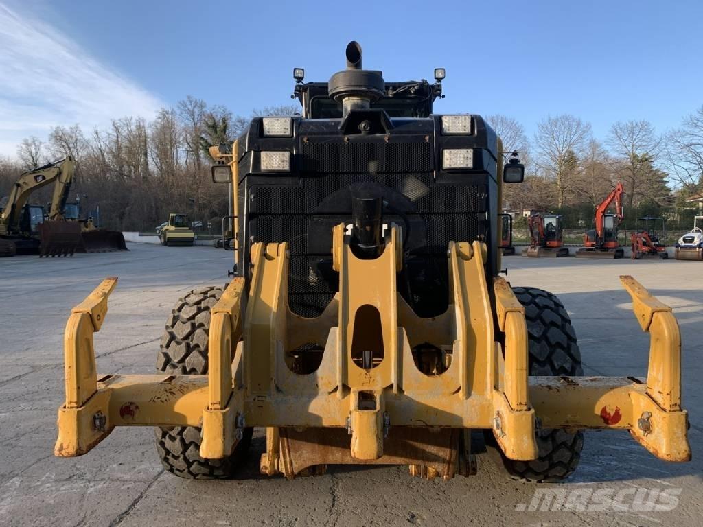 CAT 140 M 3 Greideri