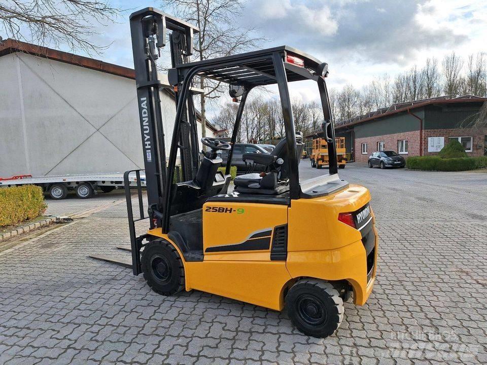 Hyundai 25 BH-9 Būvniecība- Citi