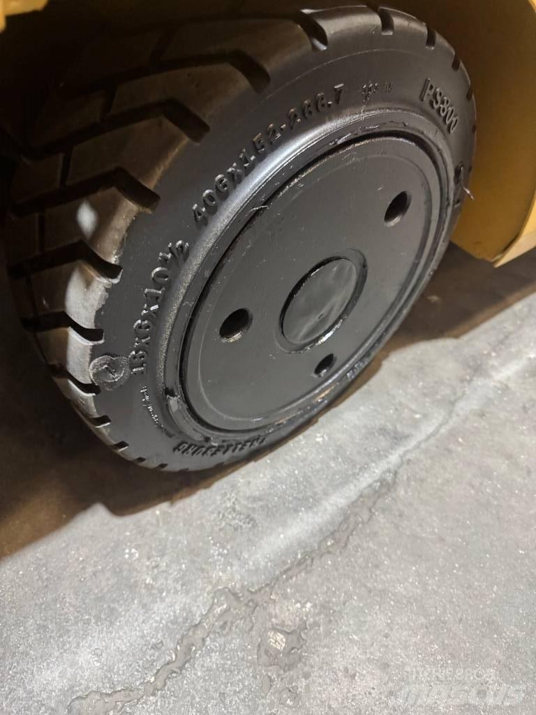 CAT EC30N2 Elektriskie iekrāvēji
