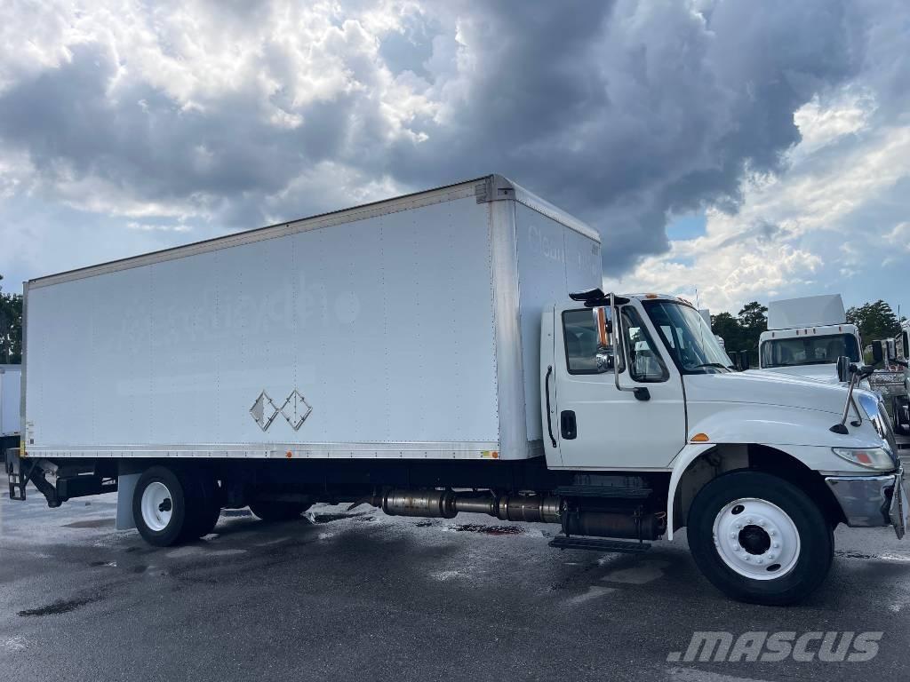 International 4300 Furgons