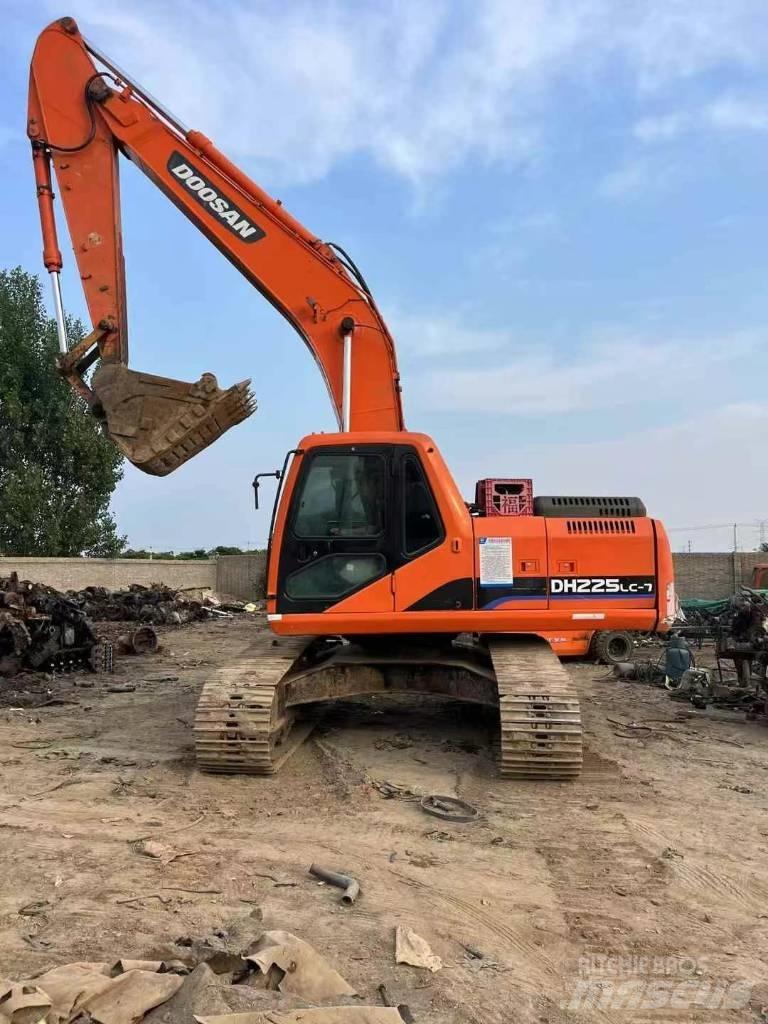 Doosan DH 225 LC-7 Kāpurķēžu ekskavatori