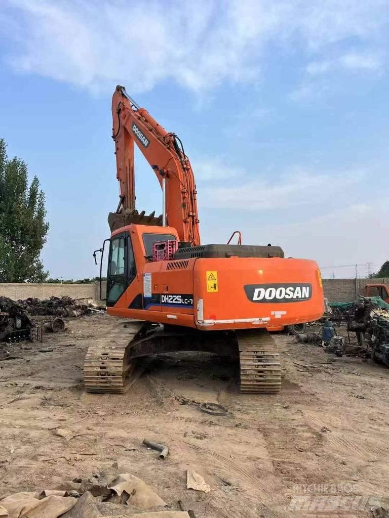 Doosan DH 225 LC-7 Kāpurķēžu ekskavatori