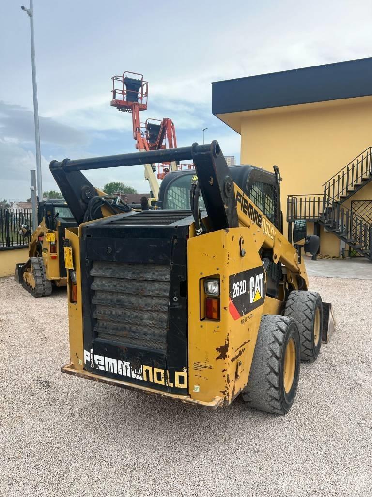 CAT 262 D Lietoti riteņu kompaktiekrāvēji
