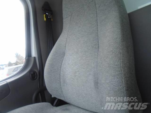 Freightliner M 106 Furgons