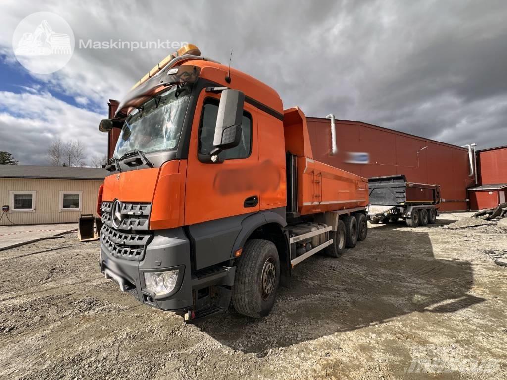 Mercedes-Benz Arocs Pašizgāzējs