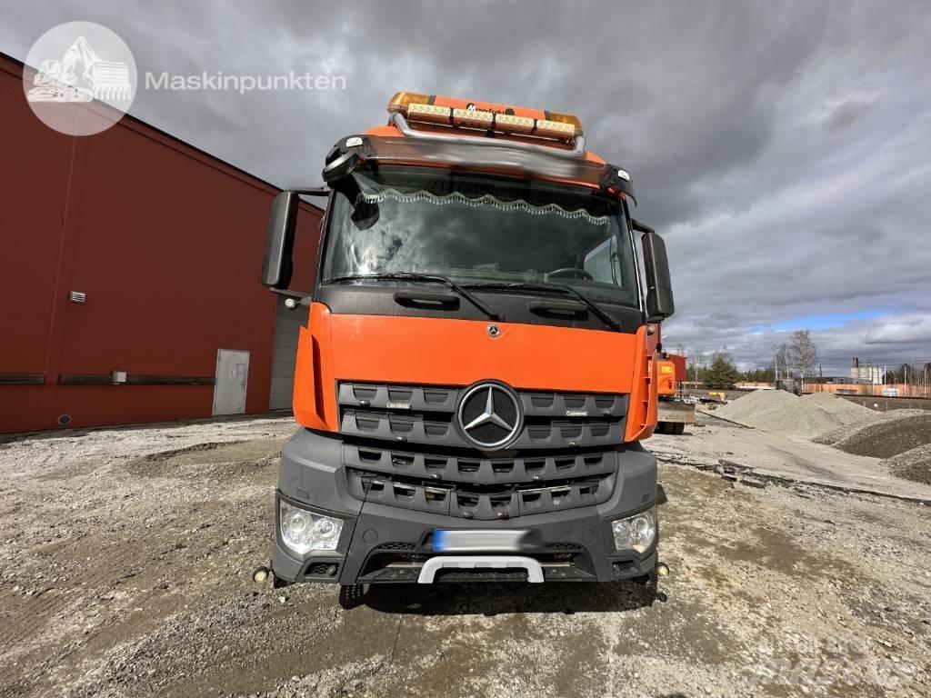 Mercedes-Benz Arocs Pašizgāzējs