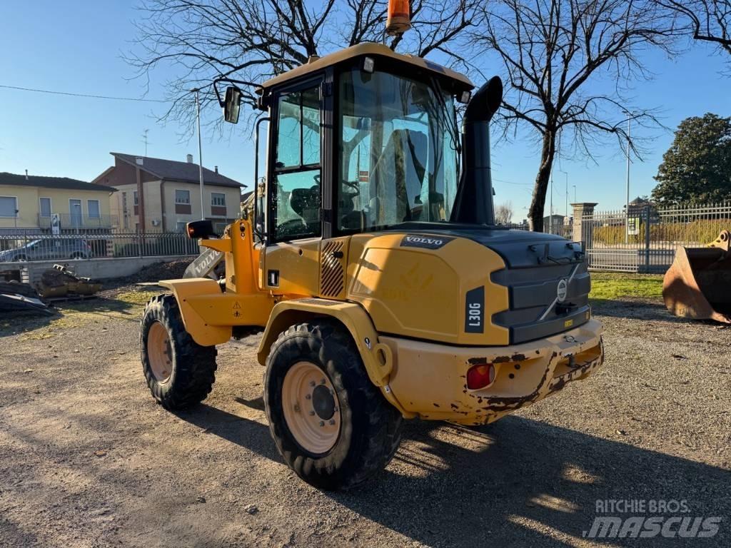 Volvo L 30 G Iekrāvēji uz riteņiem