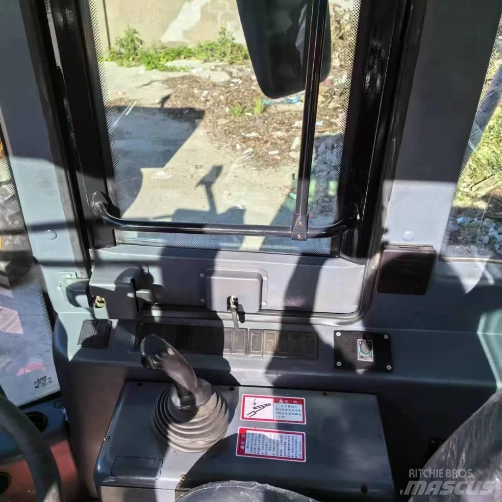 SDLG LG 958 L Iekrāvēji uz riteņiem