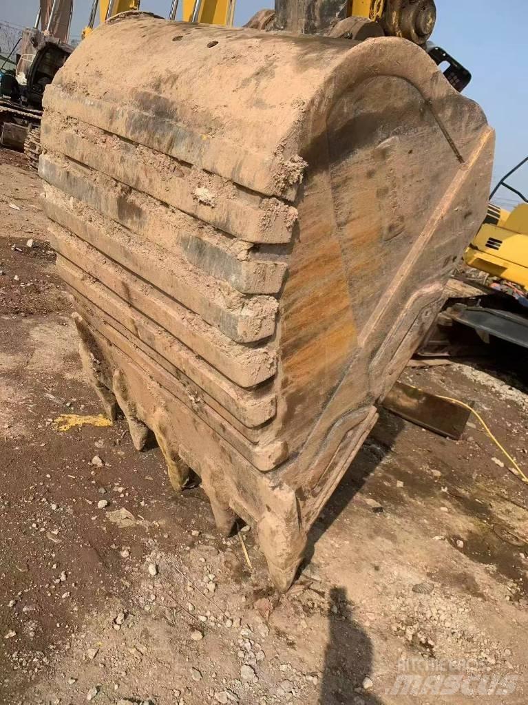Komatsu PC 450-8 Kāpurķēžu ekskavatori
