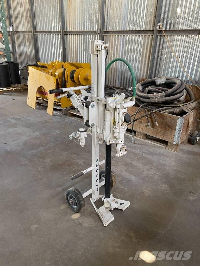  Minnich Hornet 24/22 Betona maisītājs