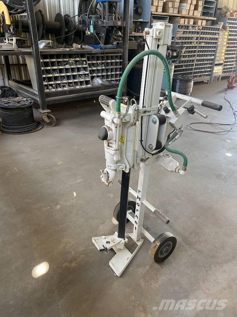  Minnich Hornet 24/22 Betona maisītājs