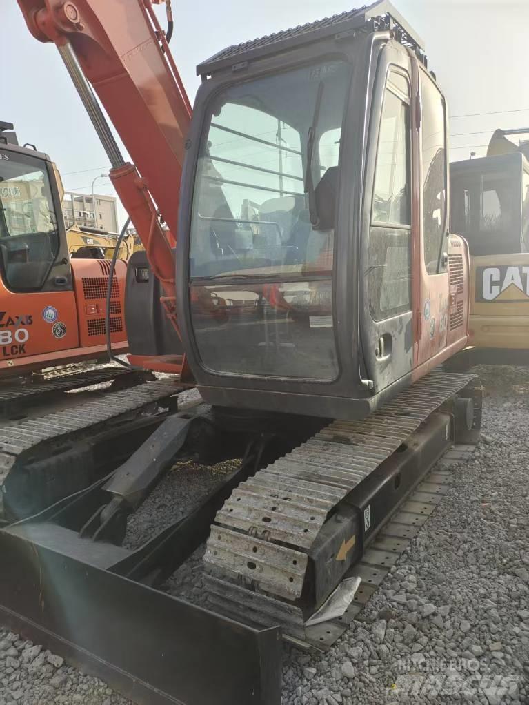 Hitachi ZX 80 Vidēja lieluma ekskavatori 7 t - 12 t