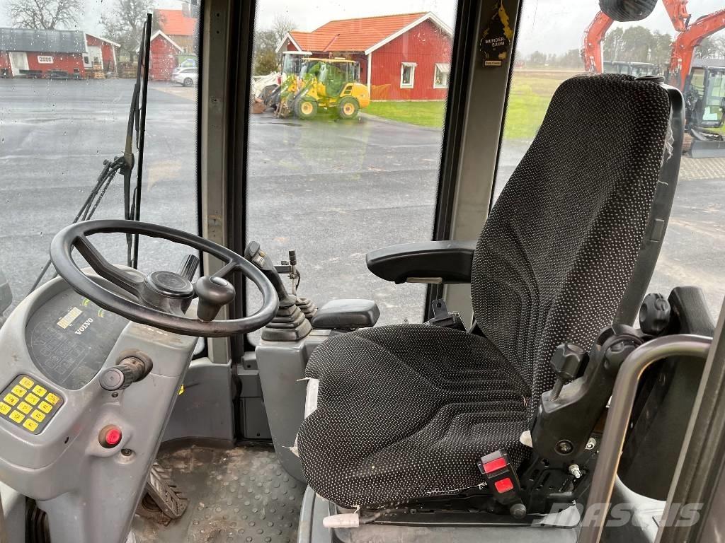 Volvo L 30 B Pro Iekrāvēji uz riteņiem