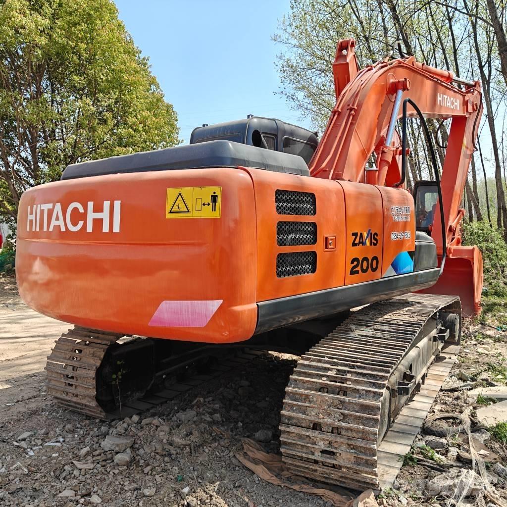 Hitachi ZX200 Kāpurķēžu ekskavatori