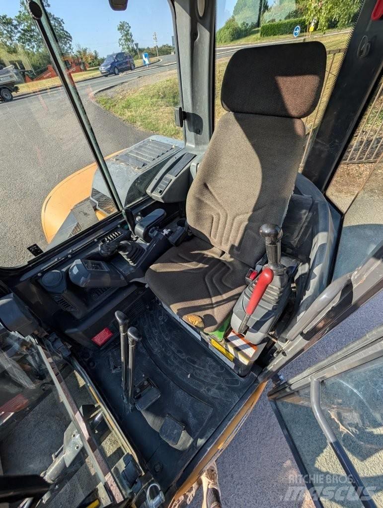 Kato 85V4 Vidēja lieluma ekskavatori 7 t - 12 t