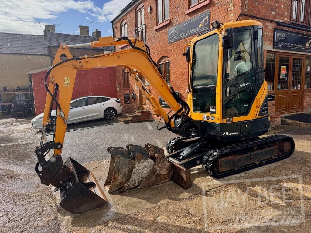 Hyundai R25Z-9 AK Mini ekskavatori < 7 t