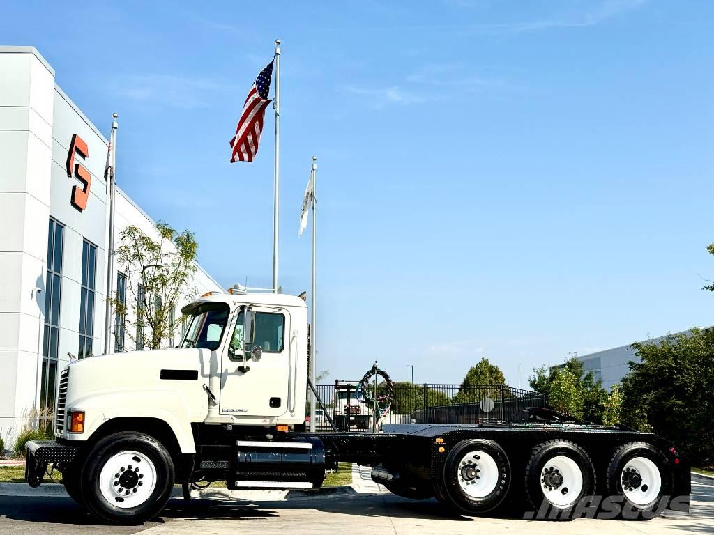 Mack CHU 613 Vilcēji