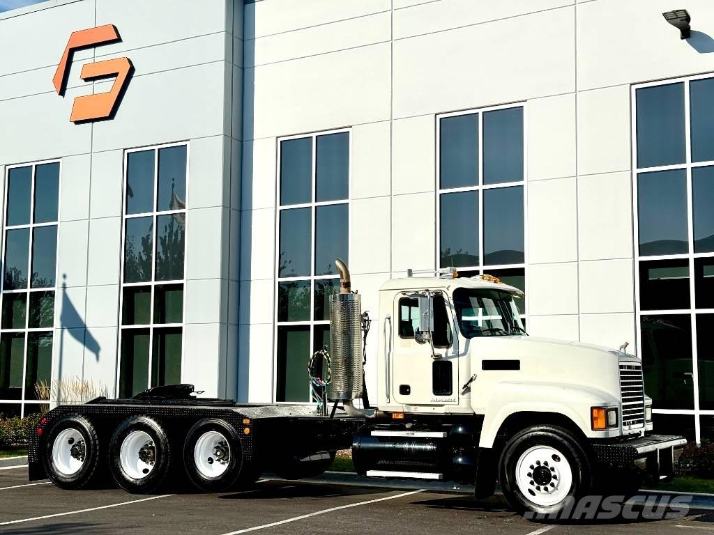 Mack CHU 613 Vilcēji