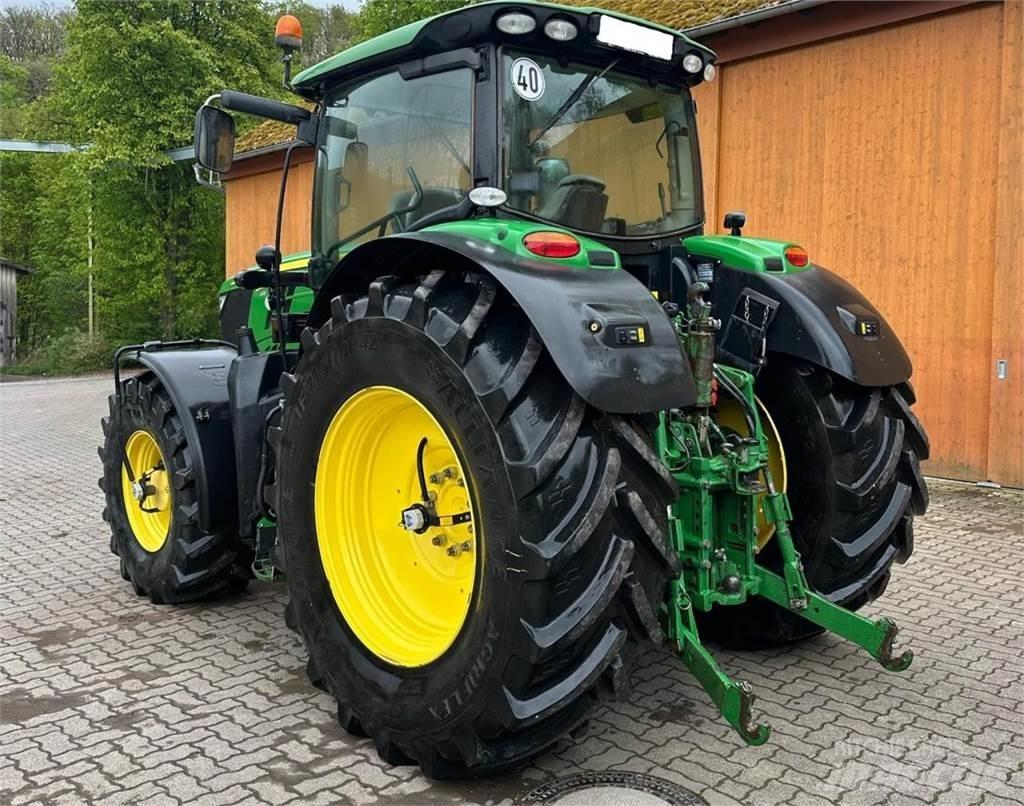 John Deere 6210R Traktori