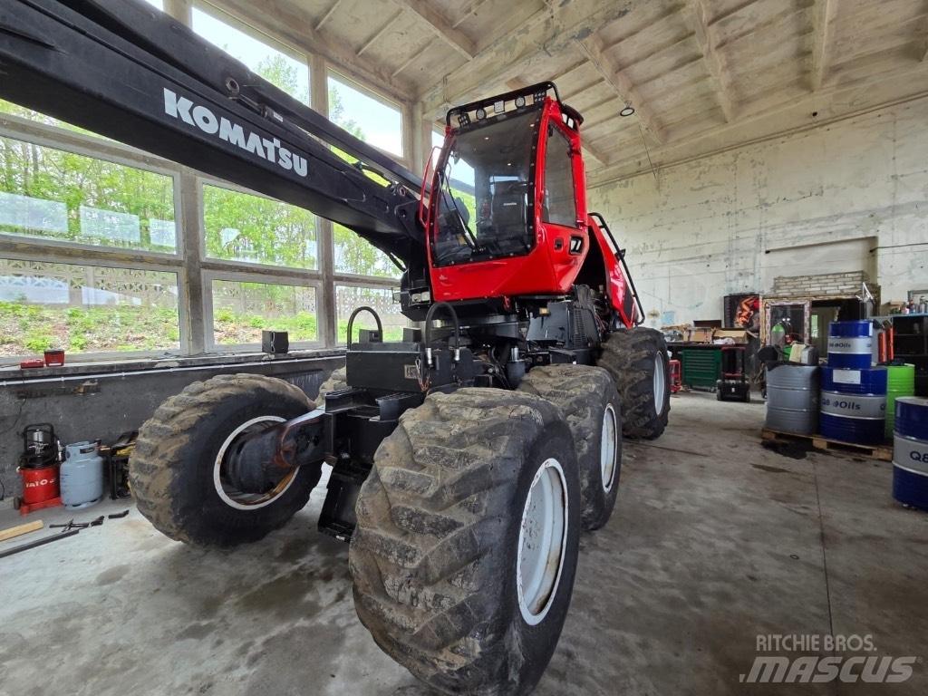 Komatsu 911 Harvesteri
