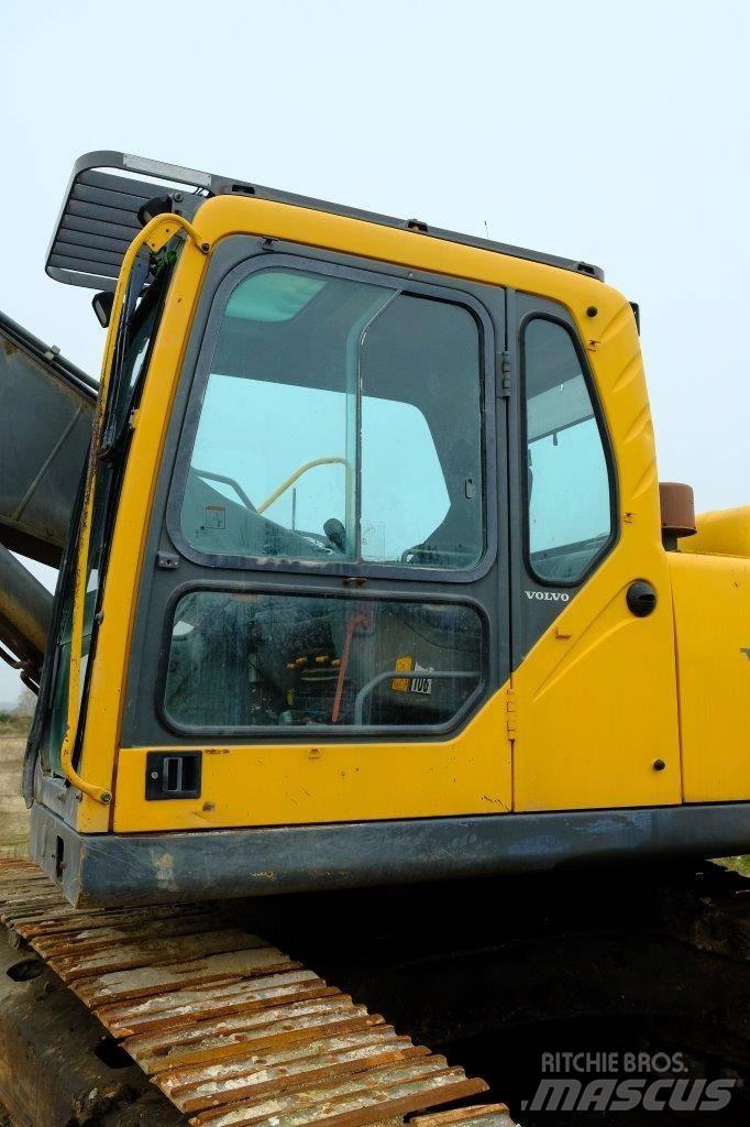 Volvo EC 240 kabina Kabīnes un interjers