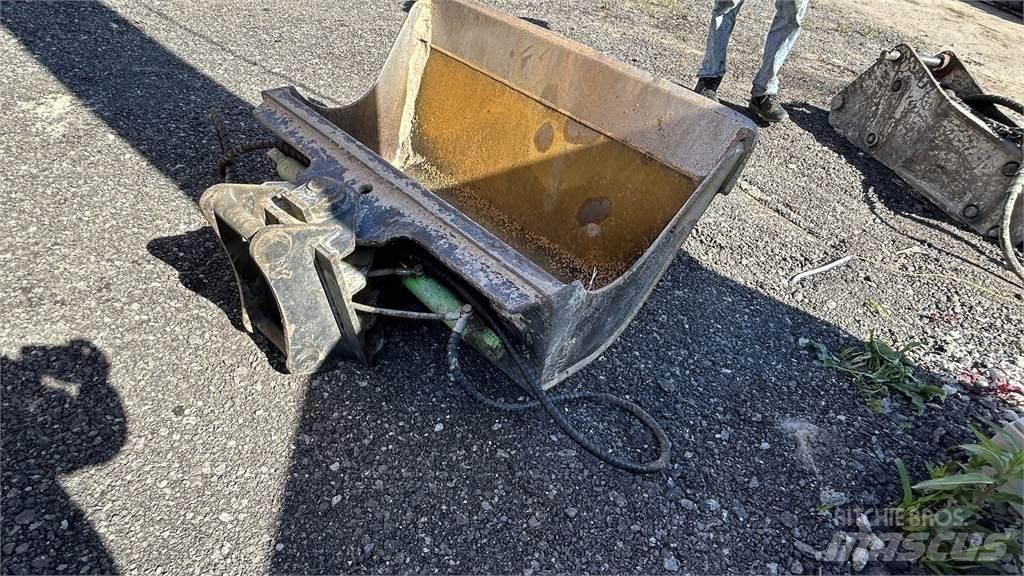 JCB 4CX PRO Ekskavatori-iekrāvēji