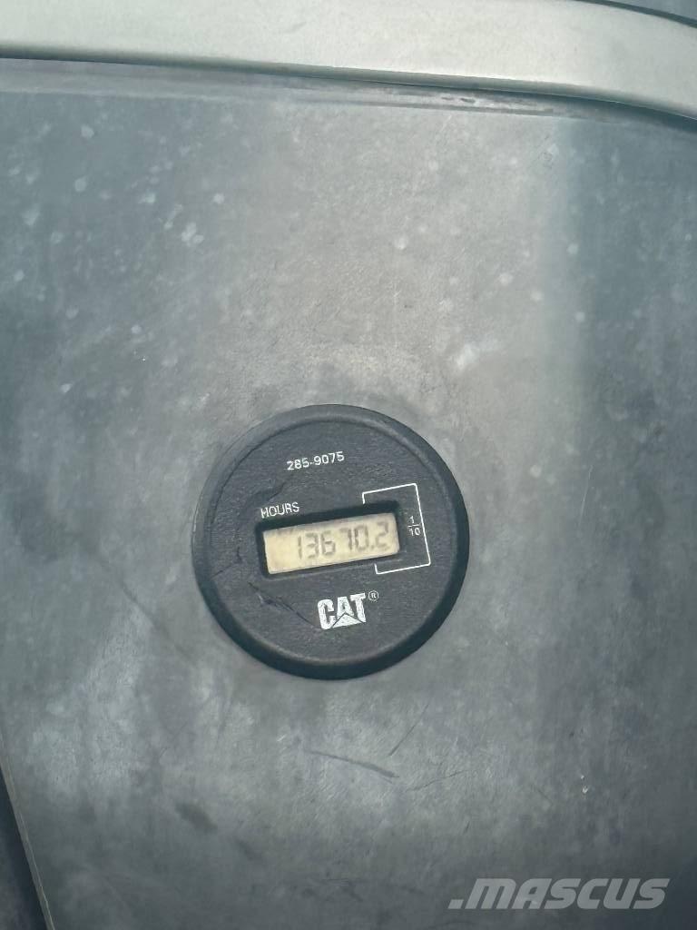 CAT M 325 D MH Ekskavatori uz riteņiem