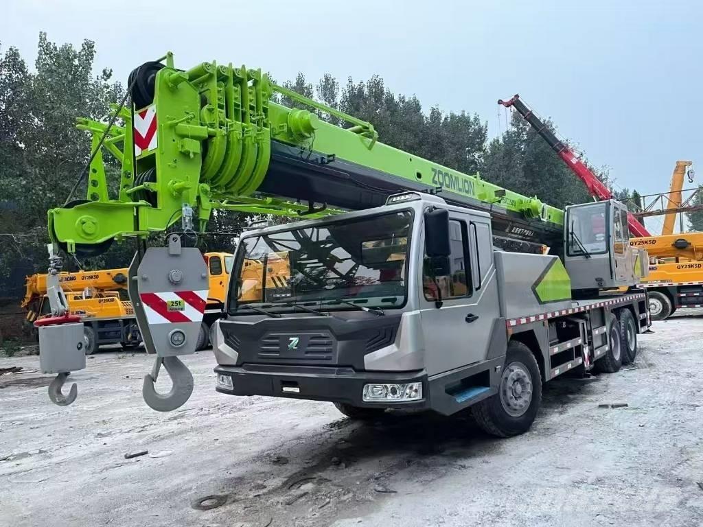 Zoomlion ZTC 250 A Visurgājēji celtņi
