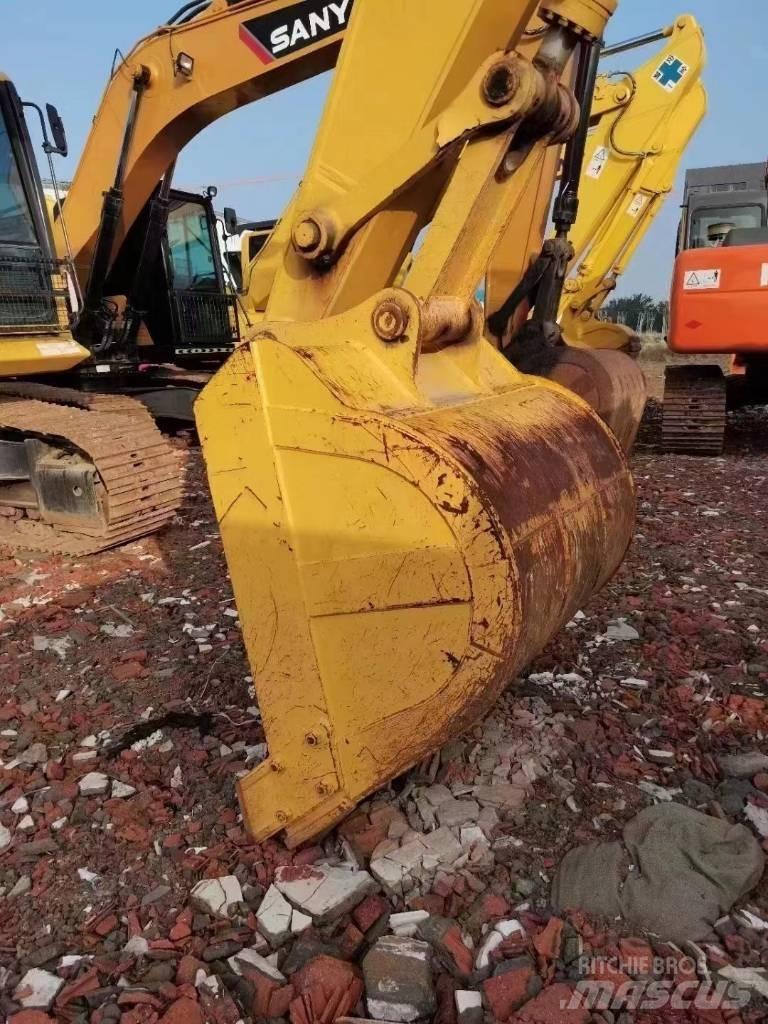 Komatsu PC 210 Kāpurķēžu ekskavatori