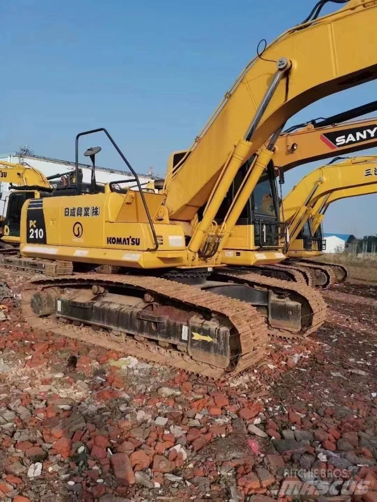 Komatsu PC 210 Kāpurķēžu ekskavatori