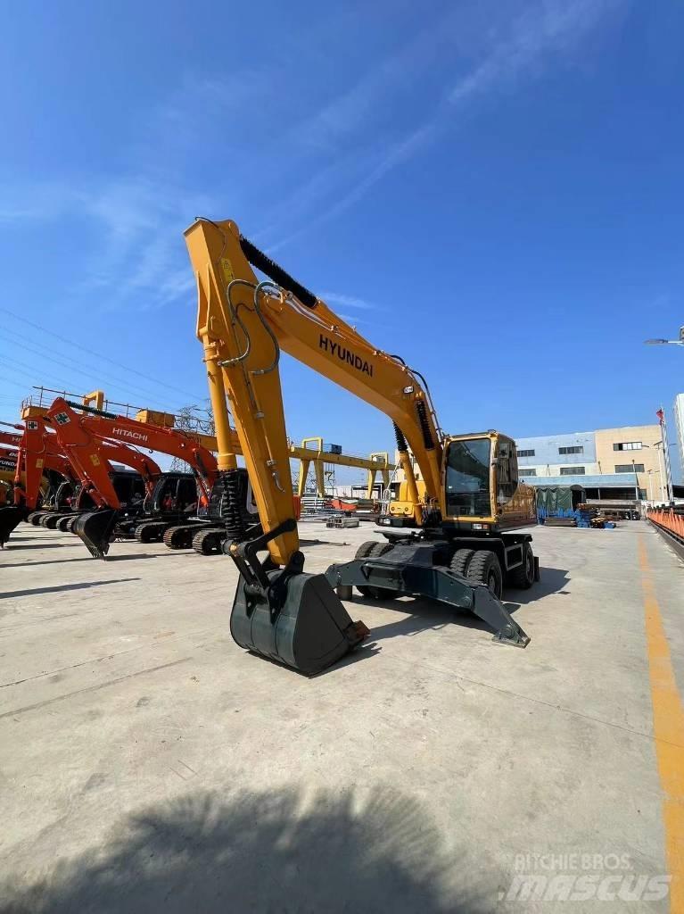 Hyundai 210W-9 Ekskavatori uz riteņiem