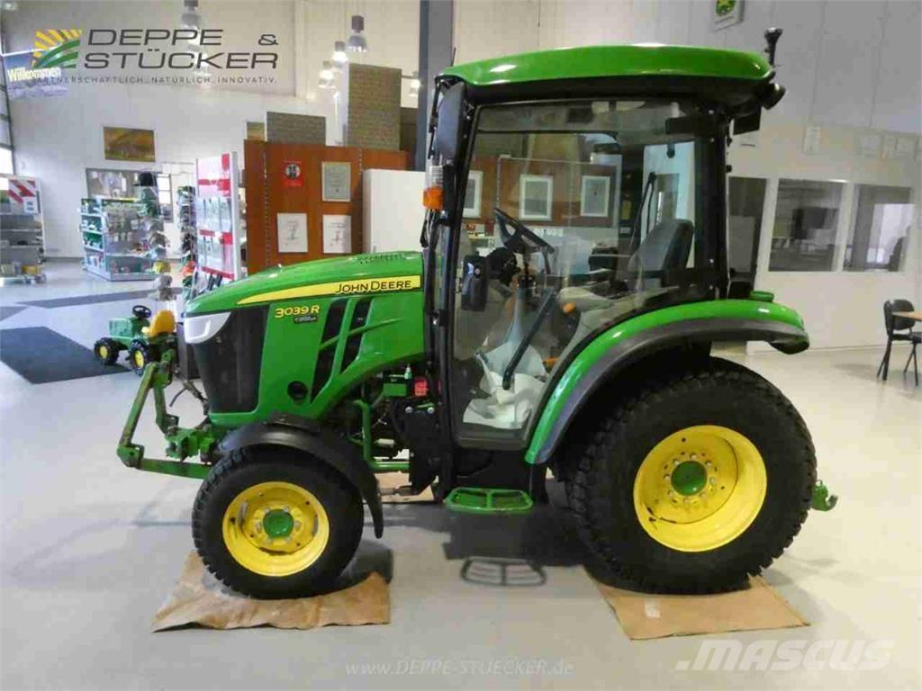 John Deere 3039R Kompaktie traktori