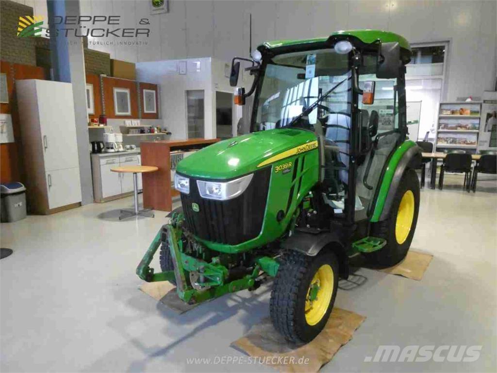 John Deere 3039R Kompaktie traktori