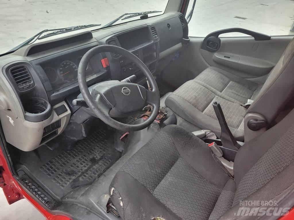 Nissan Cabstar Kabīnes un interjers