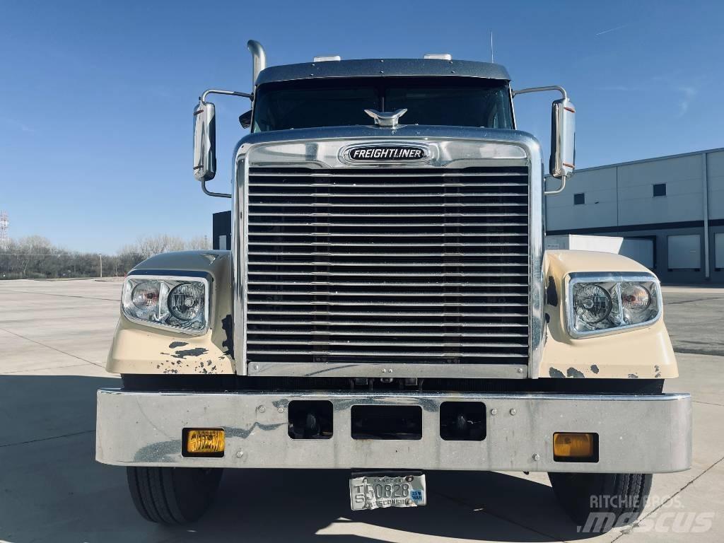 Freightliner 122 SD Vilcēji