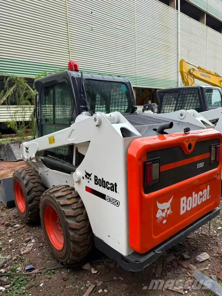 Bobcat S550 Lietoti riteņu kompaktiekrāvēji