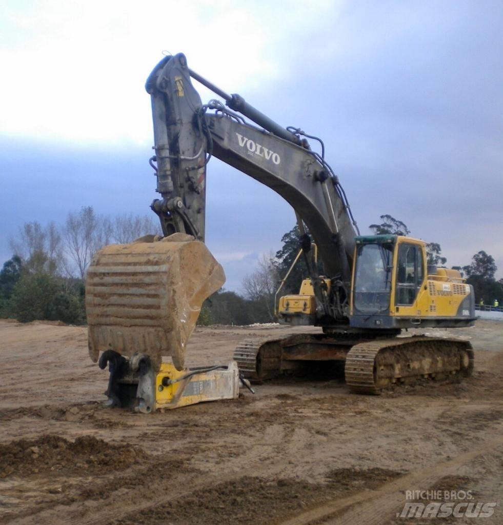 Volvo EC 460 B LC Kāpurķēžu ekskavatori