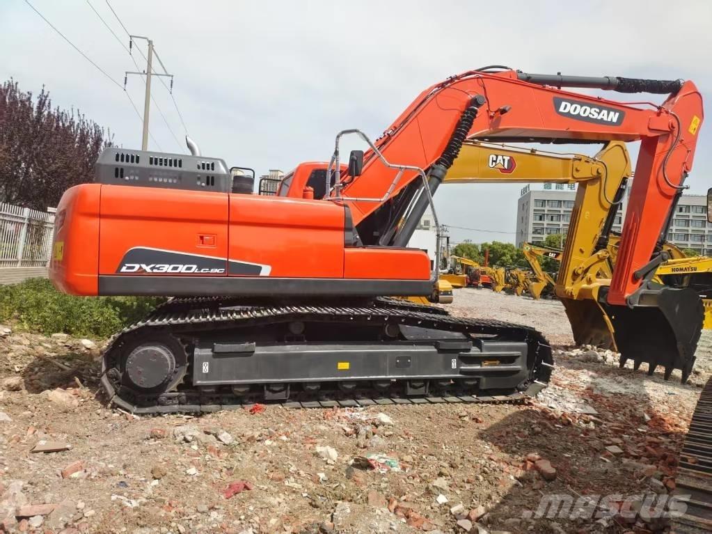 Doosan DX 300 LC-9C Kāpurķēžu ekskavatori