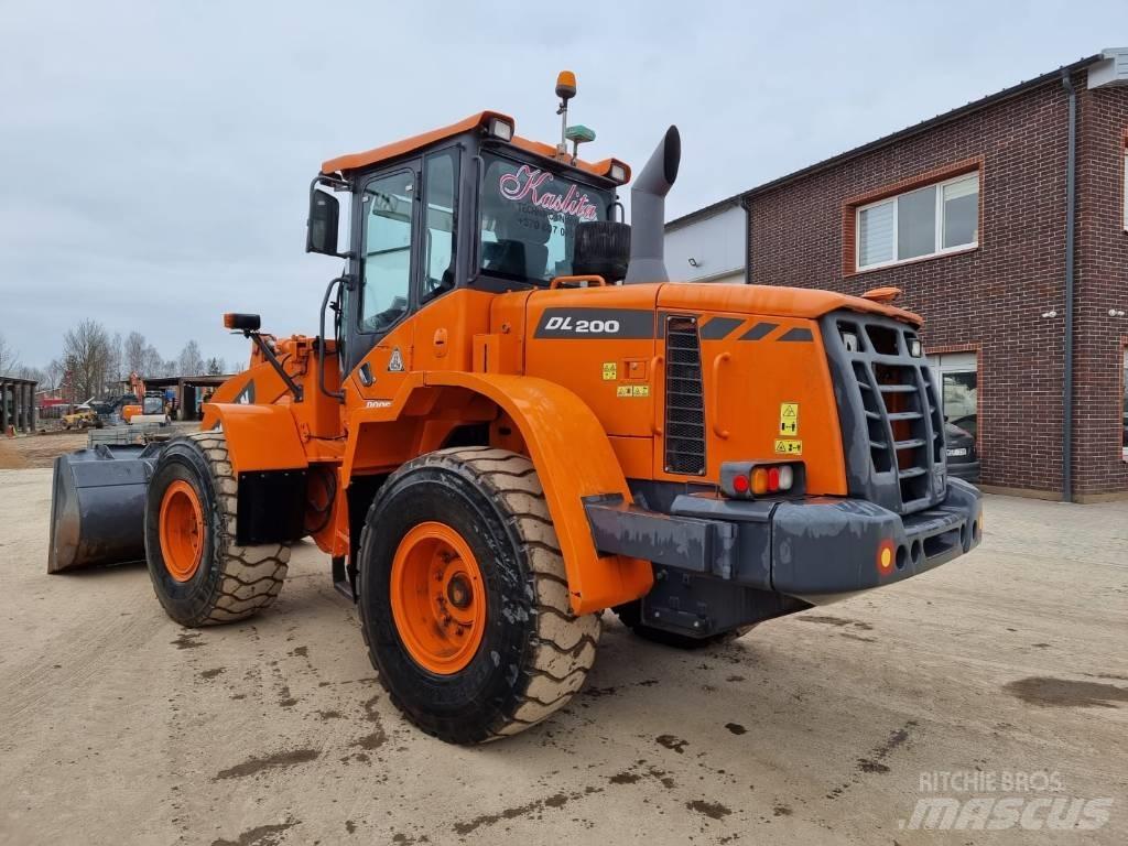 Doosan DL 200-3 Iekrāvēji uz riteņiem
