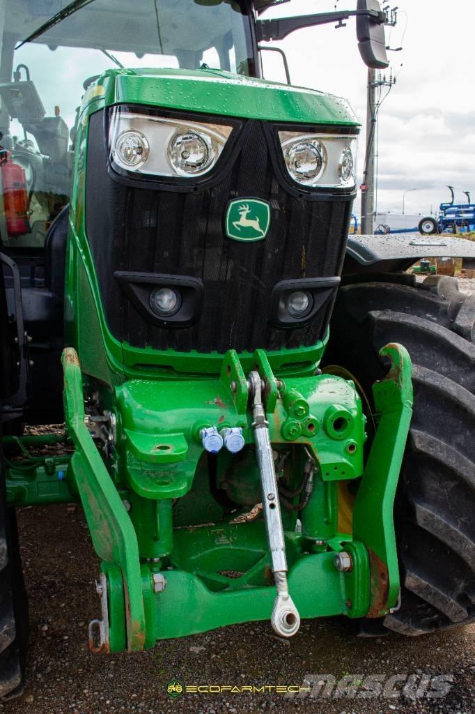 John Deere 6215 R Traktori