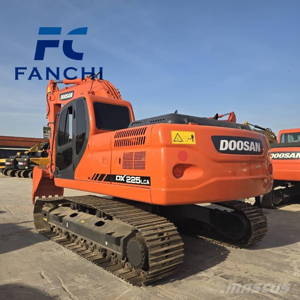 Doosan DX 225 LC Kāpurķēžu ekskavatori