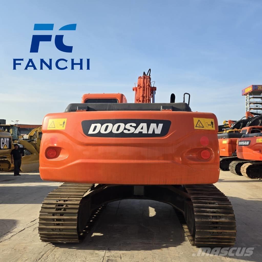 Doosan DX 225 LC Kāpurķēžu ekskavatori