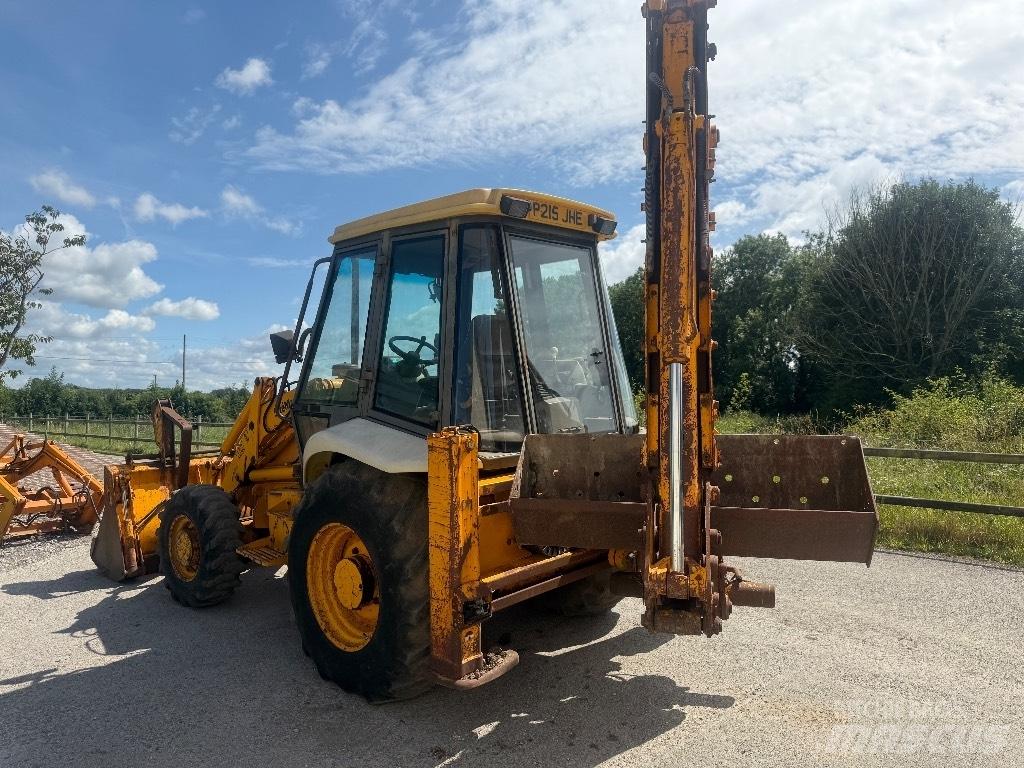JCB 3CX Sitemaster Ekskavatori-iekrāvēji