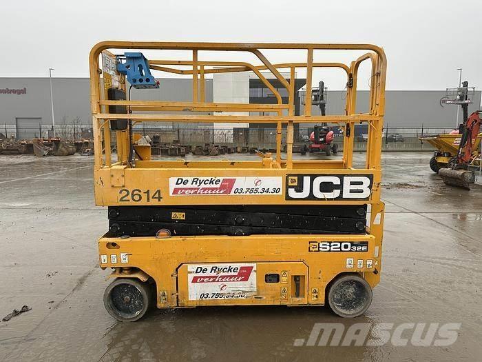 JCB S2032E Citi pacēlāji un platformas