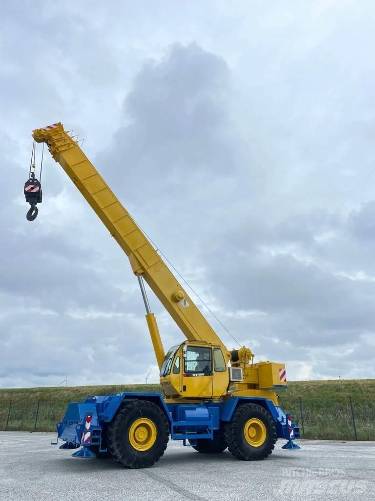 Terex RT555-1 Celtņi nelīdzenām virsmām