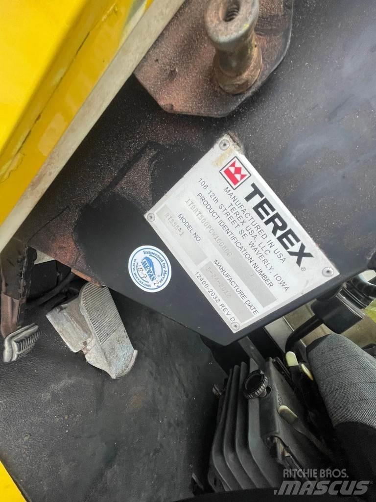 Terex RT555-1 Celtņi nelīdzenām virsmām