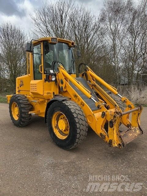 JCB 411 B Iekrāvēji uz riteņiem